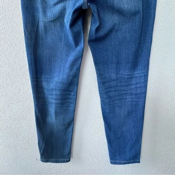 White House Black Market Girlfriend Denim Jeans Straight Leg SZ 4 - Picture 8 of 15